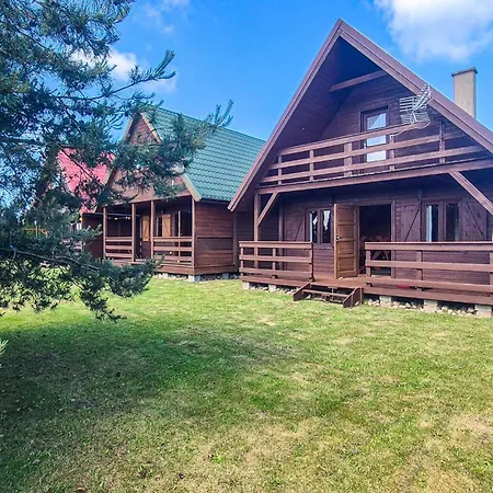 Gorgeous Home In Jezierzany بيت للعطل *