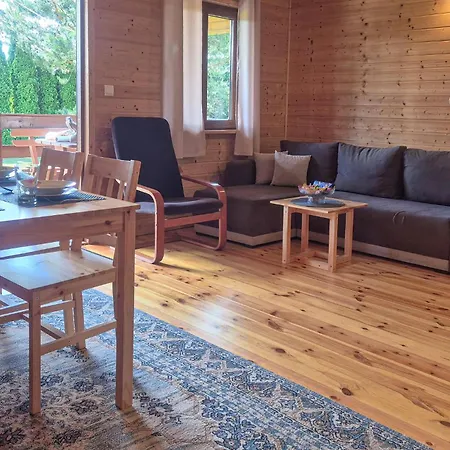 Gorgeous Home In Jezierzany بيت للعطل *